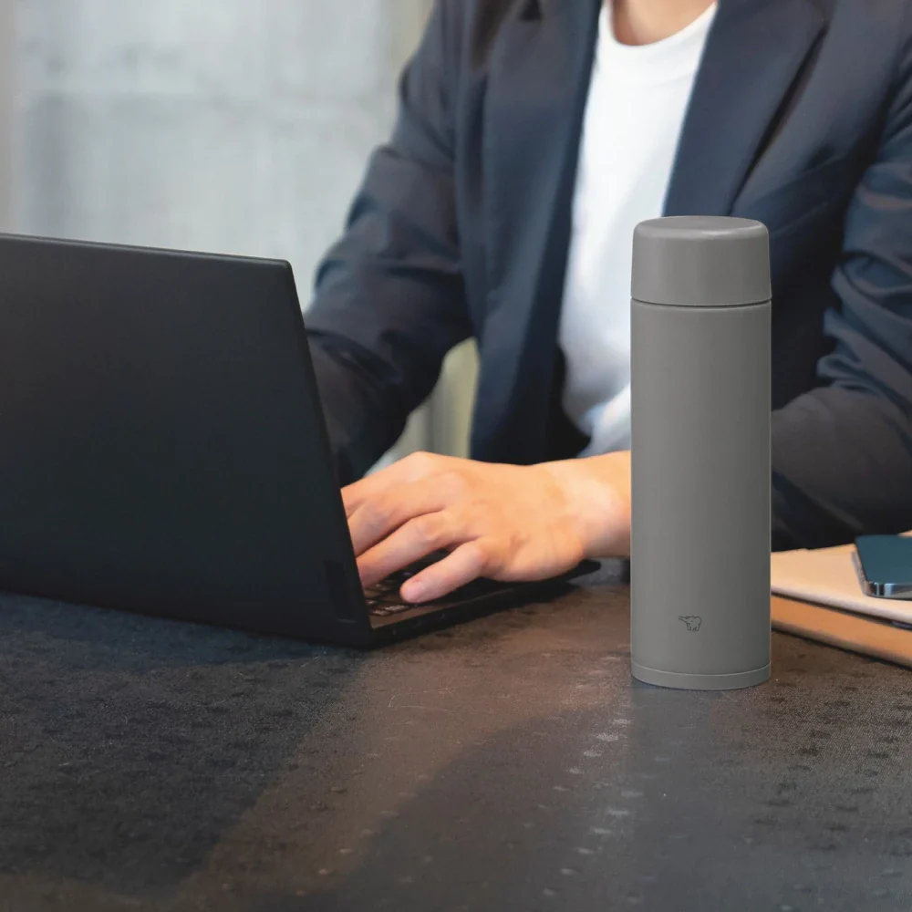 Termo Zojirushi SM-ZB36: Innovación y Estilo para tu Hidratación Diaria Matte Green - Imagen 9