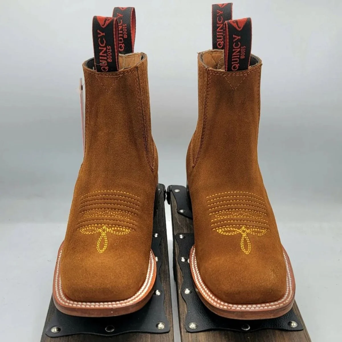 Botines Charros de Gamuza Original Punta Cuadrada Color Shedron Q82BR6350 - Imagen 4