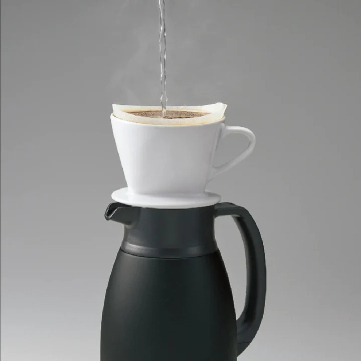 Jarra aislada en acero inoxidable "Handy Pots" Zojirushi SH-HC15 Mat Black - Imagen 3